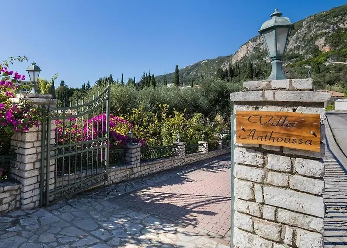 Villa Anthoussa 4Beds Family Apartment